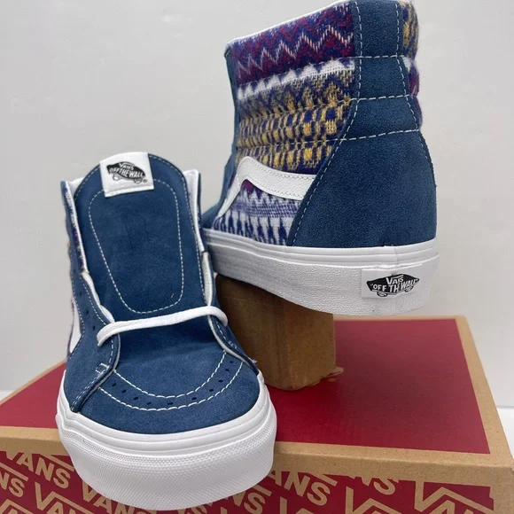 Vans Men’s Sk8-Hi
Fair Isle Biue/Multi Sneakers
VN0A705NBER - Picture 11 of 16